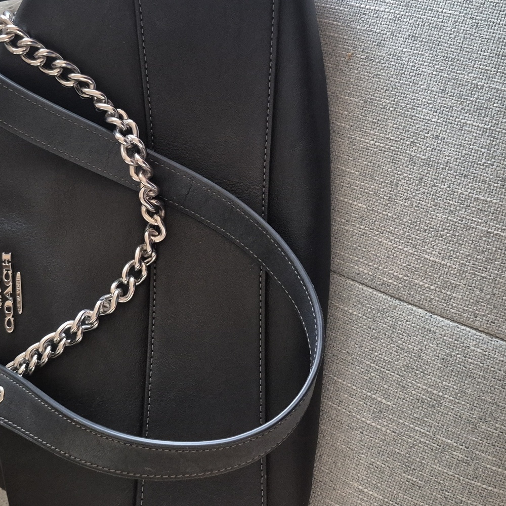 Coach Black Leather Shoulder Bag ..LIKE NEW - Picture 5 of 8
